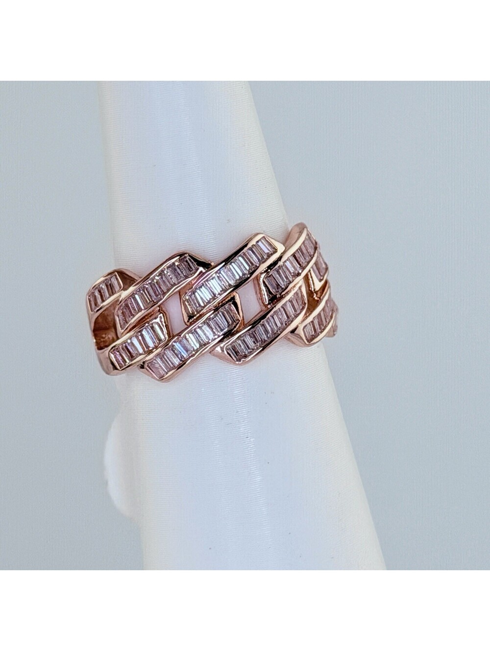 Bomb Party April 2026 Sz 7 “Catwalk Worthy” RG66957 Clear Cz on Rose Gold Link